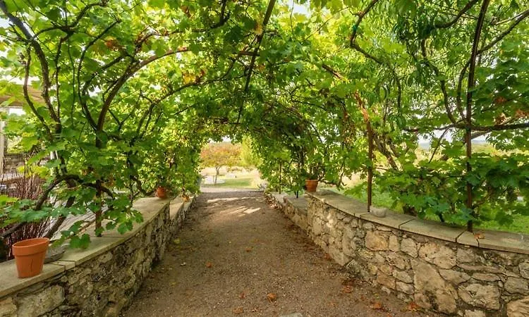 La Demeure Des Poetes Chambres D'Hotes Mouzieys-Panens 0*,  France